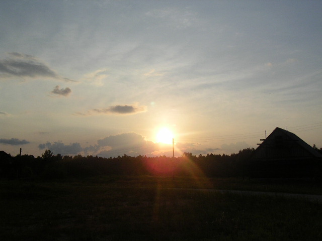 Солнце заходит за горы.jpg